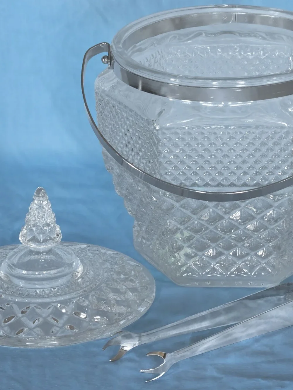 Stunning Anchor Hocking Wexford Pattern Ice Bucket with Tongs.
